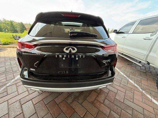 2023 INFINITI QX50 LUXE AWD