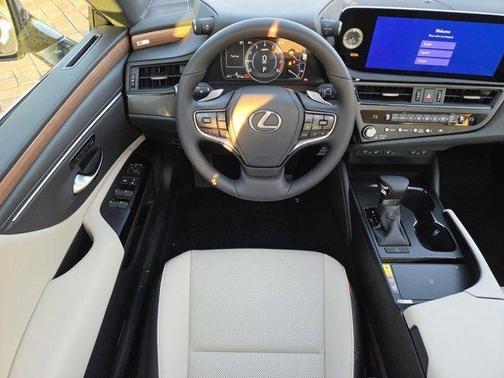 2025 Lexus ES 350 Base