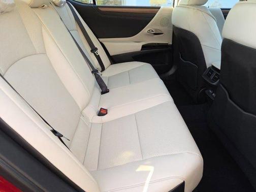 2025 Lexus ES 350 Base