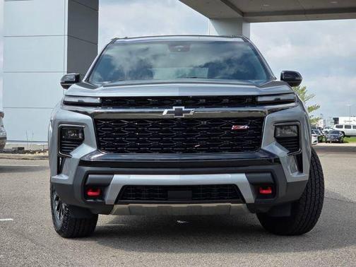 Sterling Gray Metallic 2026 Chevrolet Traverse AWD Z71