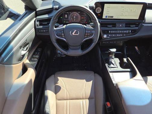 2023 Lexus ES 300h Ultra Luxury
