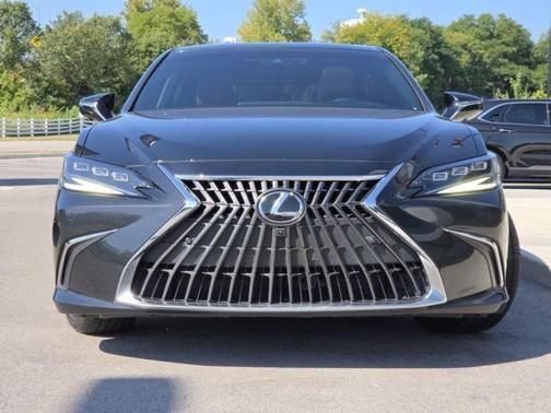 2023 Lexus ES 300h Ultra Luxury