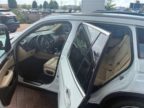 White Metallic 2017 BMW X3 xDrive28i