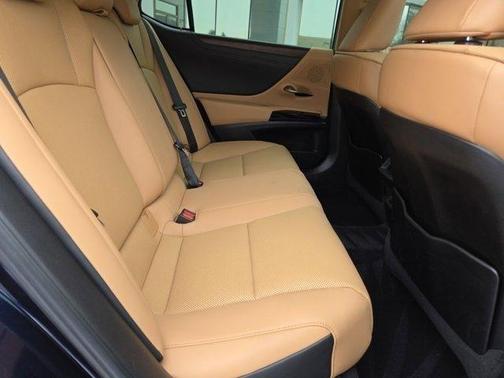 2022 Lexus ES 350 Base