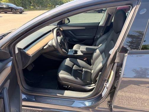 Midnight Silver Metallic 2022 Tesla Model 3 Long Range