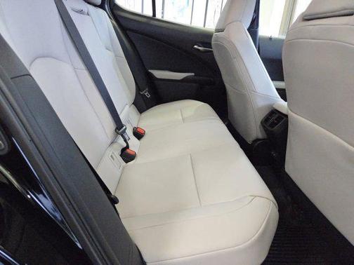 2025 Lexus UX 300h F SPORT Design