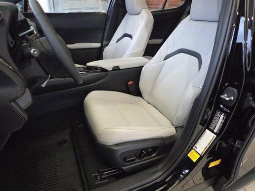 2025 Lexus UX 300h F SPORT Design