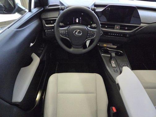 2025 Lexus UX 300h F SPORT Design
