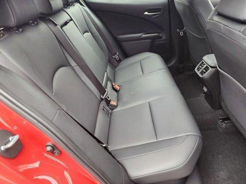 2025 Lexus UX 300h F SPORT Handling