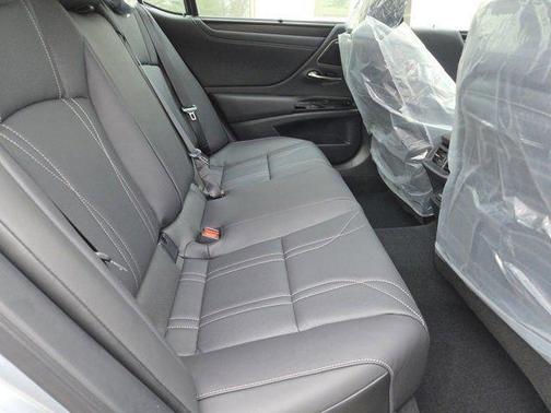 2025 Lexus ES 350 Ultra Luxury