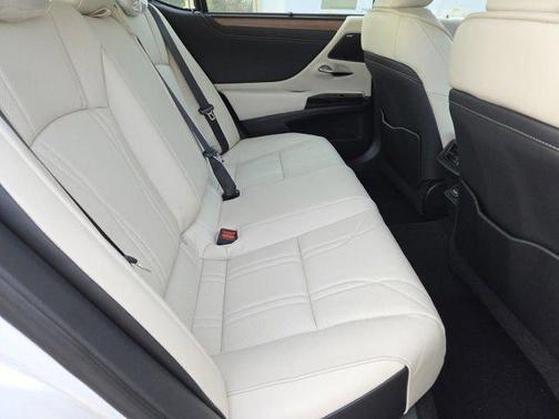 2025 Lexus ES 350 Ultra Luxury