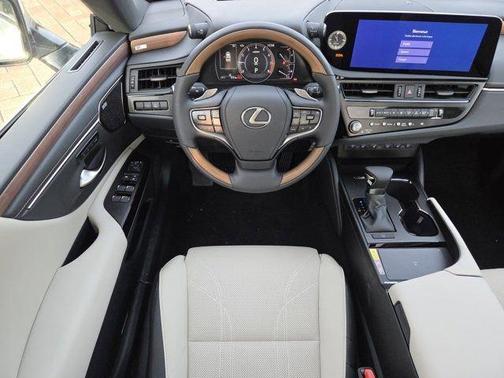 2025 Lexus ES 350 Ultra Luxury