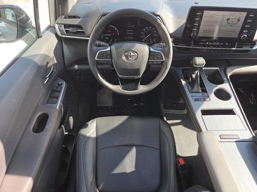 2021 Toyota Sienna XSE 7 Passenger