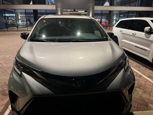 2021 Toyota Sienna XSE 7 Passenger