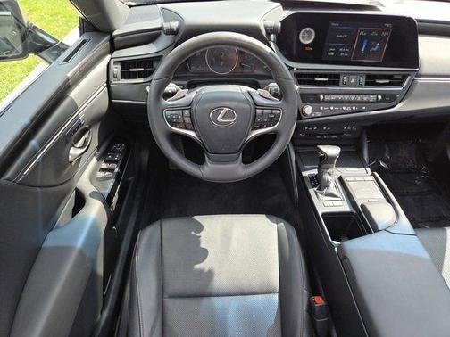 2022 Lexus ES 300h Base