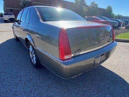 2011 Cadillac DTS Luxury Collection