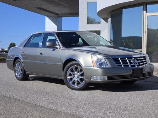 2011 Cadillac DTS Luxury Collection