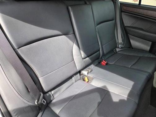 Ice Silver Metallic 2018 Subaru Outback 2.5i Limited