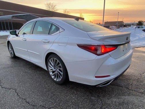2023 Lexus ES 350 Ultra Luxury