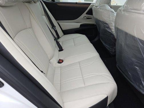 2025 Lexus ES 350 Ultra Luxury