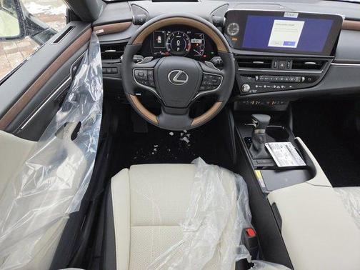 2025 Lexus ES 350 Ultra Luxury