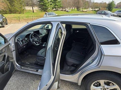 Florett Silver Metallic 2023 Audi Q5 40 Premium