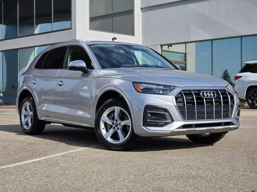 Florett Silver Metallic 2023 Audi Q5 40 Premium
