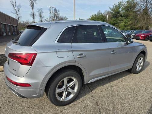 Florett Silver Metallic 2023 Audi Q5 40 Premium