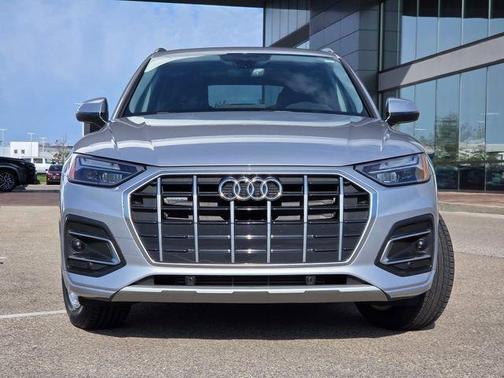 Florett Silver Metallic 2023 Audi Q5 40 Premium