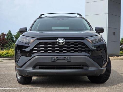 Midnight Black Metallic 2019 Toyota RAV4 LE