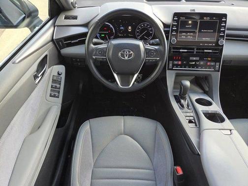2019 Toyota Avalon Hybrid XSE