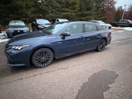 2019 Toyota Avalon Hybrid XSE