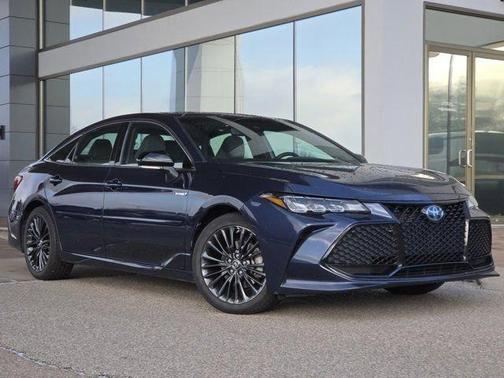 2019 Toyota Avalon Hybrid XSE