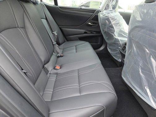 2025 Lexus ES 350 Ultra Luxury