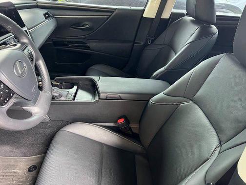 2023 Lexus ES 350 Base