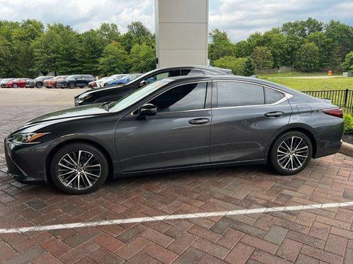 2023 Lexus ES 350 Base