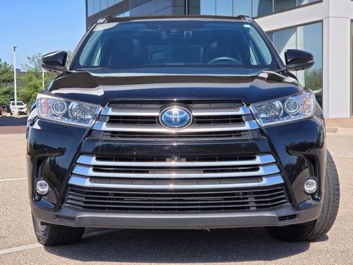 Midnight Black Metallic 2019 Toyota Highlander Hybrid Platinum