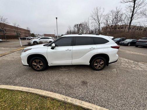 2023 Toyota Highlander Hybrid XLE