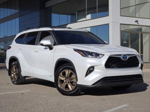 2023 Toyota Highlander Hybrid XLE