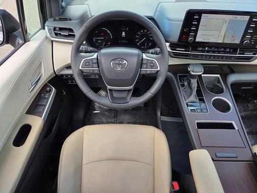 Midnight Black Metallic 2023 Toyota Sienna XLE