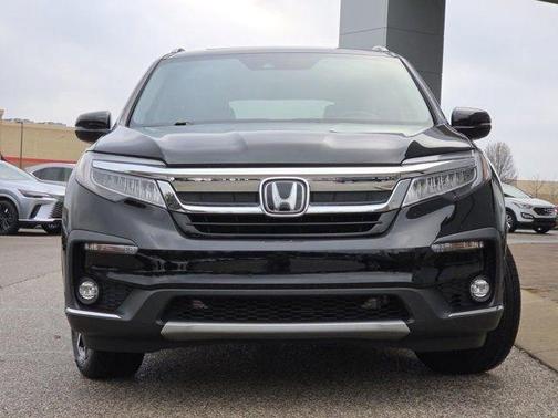 2022 Honda Pilot Touring 8-Passenger