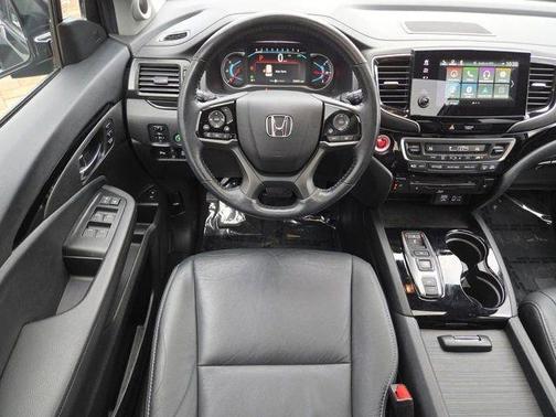 2022 Honda Pilot Touring 8-Passenger