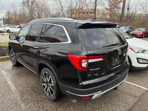 2022 Honda Pilot Touring 8-Passenger