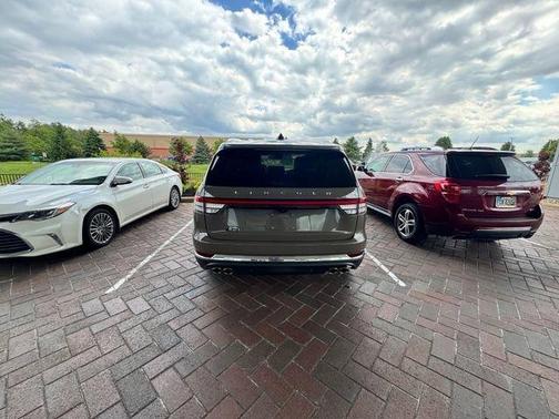 Harbor Gray Clearcoat 2025 Lincoln Aviator Reserve AWD