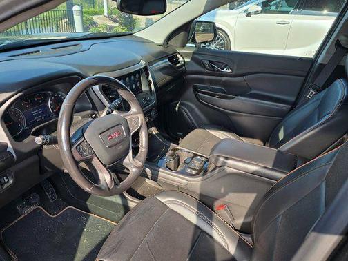 2021 GMC Acadia AWD AT4