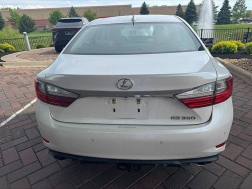Eminent White Pearl 2018 Lexus ES 350 Base