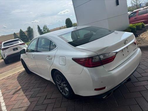 Eminent White Pearl 2018 Lexus ES 350 Base