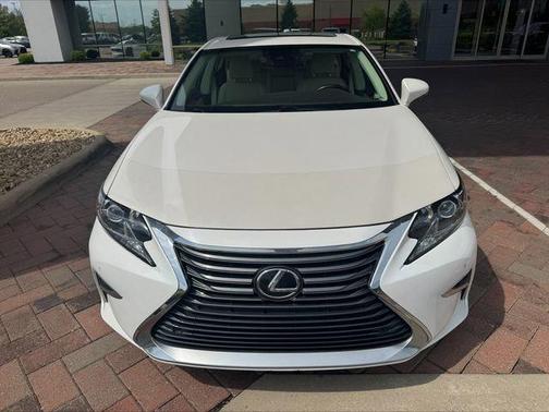 Eminent White Pearl 2018 Lexus ES 350 Base