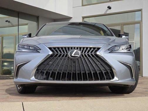 2025 Lexus ES 350 Ultra Luxury