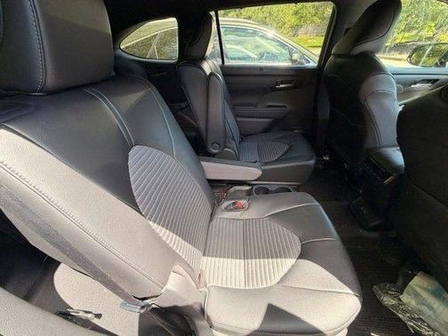 Midnight Black Metallic 2023 Toyota Highlander XSE